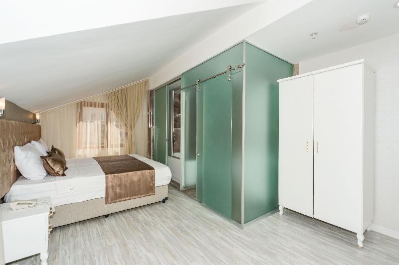 Grand Pamir Hotel - Oda