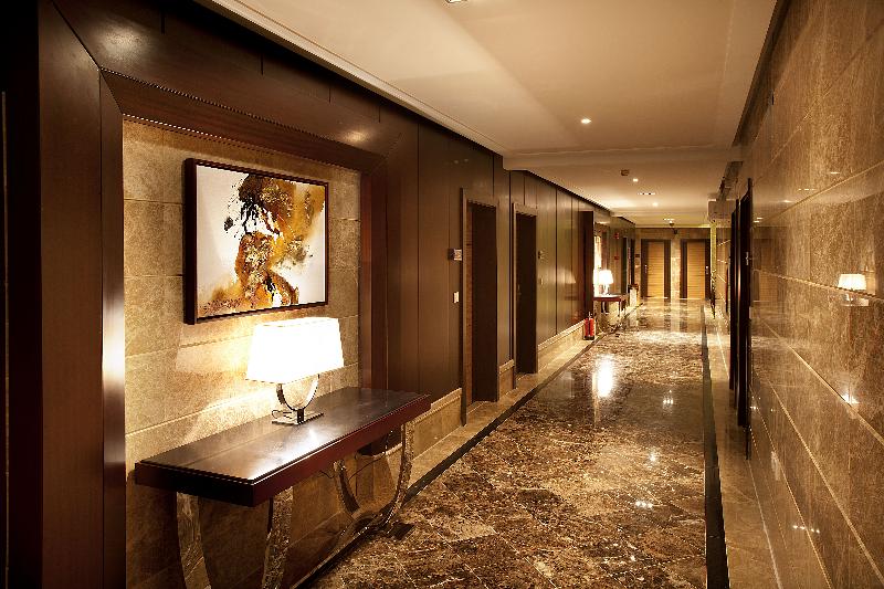 InTour Qurtobah hotel - Teras