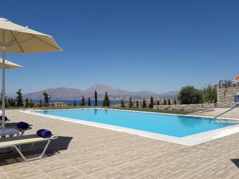 Orelia Cretan Villas & Deluxe Apartments - Havuz