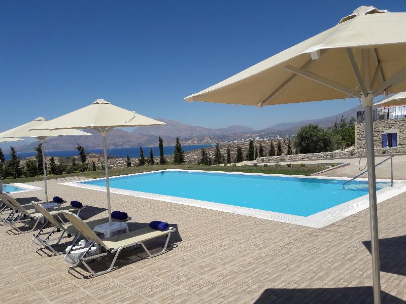 Orelia Cretan Villas & Deluxe Apartments - Havuz
