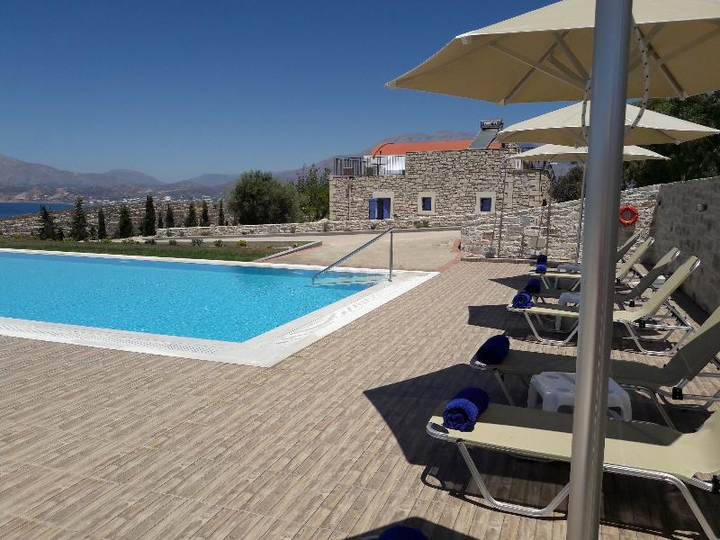 Orelia Cretan Villas & Deluxe Apartments - Havuz