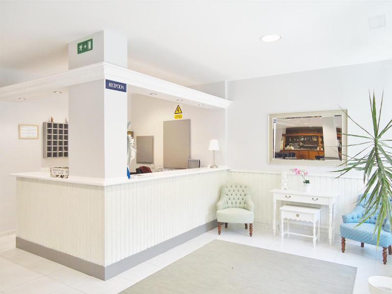 Hotel Bradomin - Lobi