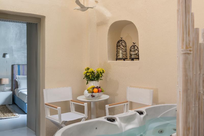 Mythical Blue Luxury Suites - Oda