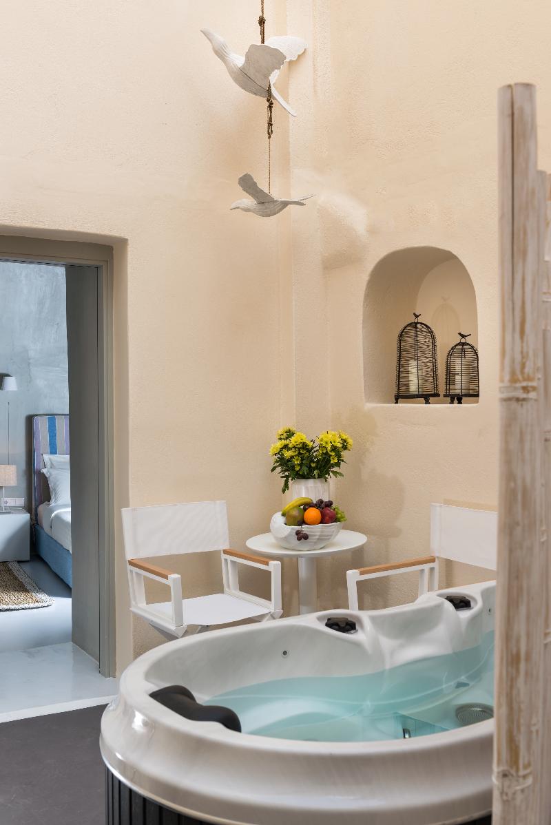 Mythical Blue Luxury Suites - Oda