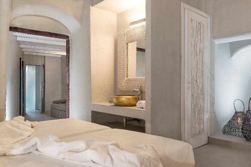 Mythical Blue Luxury Suites - Oda