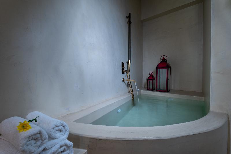 Mythical Blue Luxury Suites - Oda