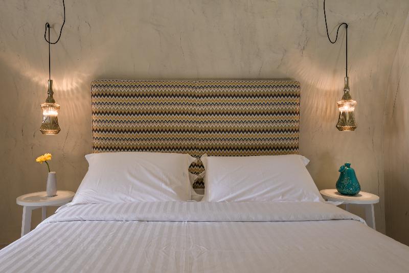 Mythical Blue Luxury Suites - Oda