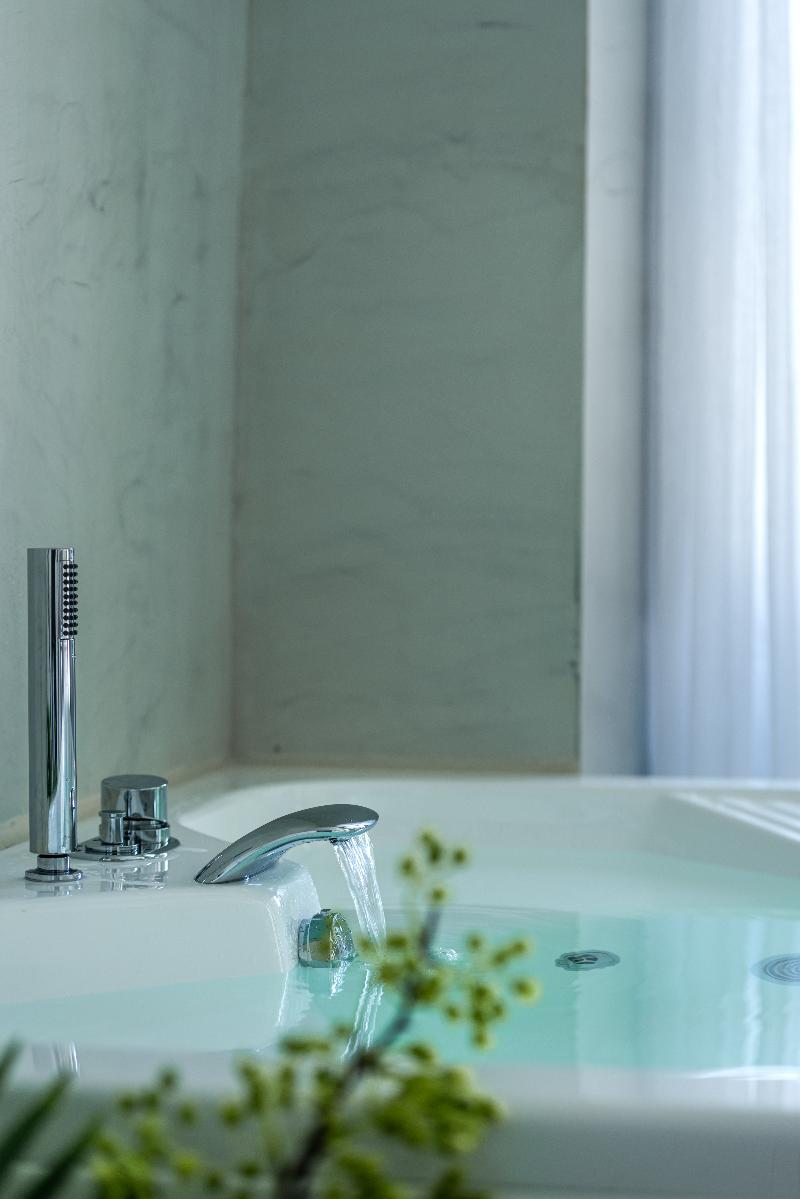 Mythical Blue Luxury Suites - Oda