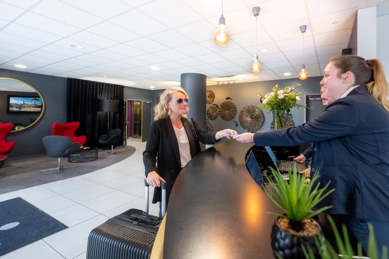 Nemea Appart Hotel Bordeaux Merignac aeroport - Lobi
