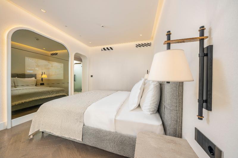 Yacht Classic Hotel - Oda