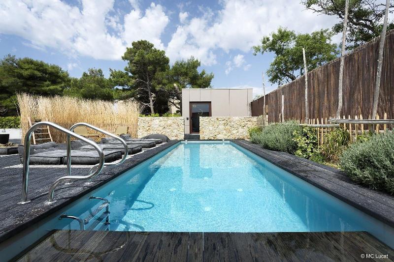 Le 19-21 - Un amour d'hotel - Genel