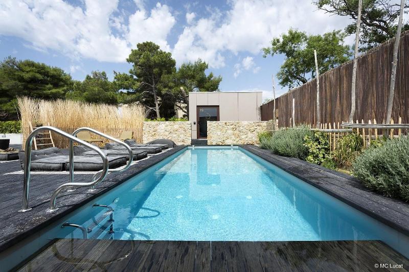 Le 19-21 - Un amour d'hotel - Genel