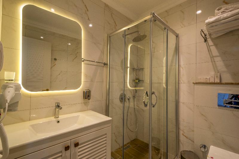 De Manor Boutique Adult Only +16  Age - Oda