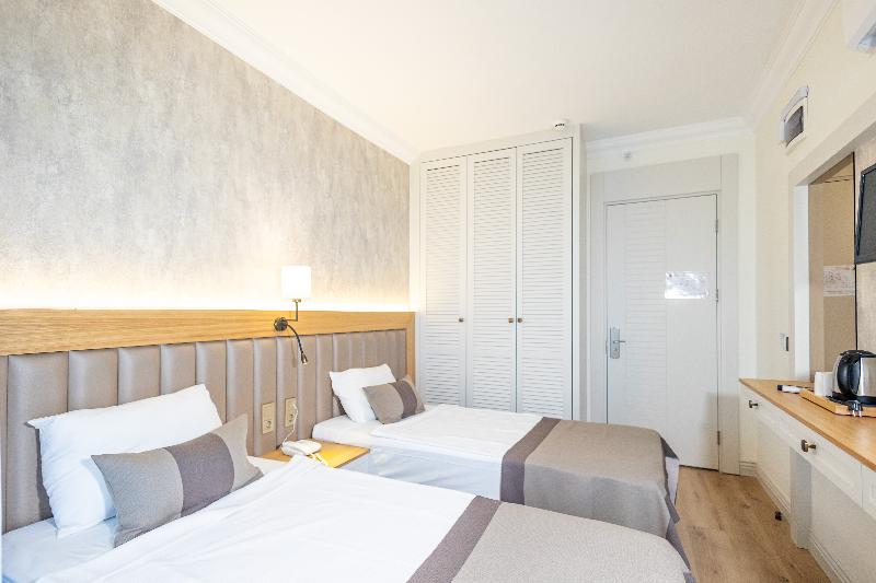 De Manor Boutique Adult Only +16  Age - Oda