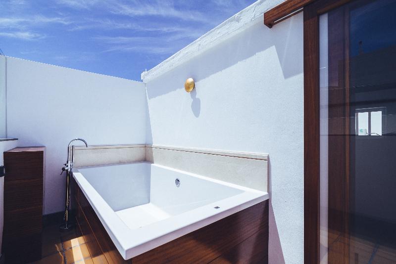 El Charco Suite - Oda