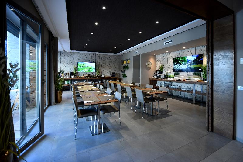 Ocean Park Hotel, Premium Suites & Wellness - Lobi