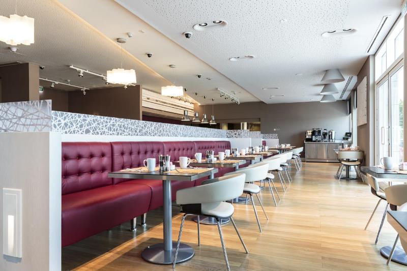 Premier Inn Doha Education City - Bar