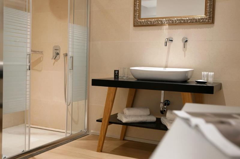 Athenaeum Grand Hotel - Oda