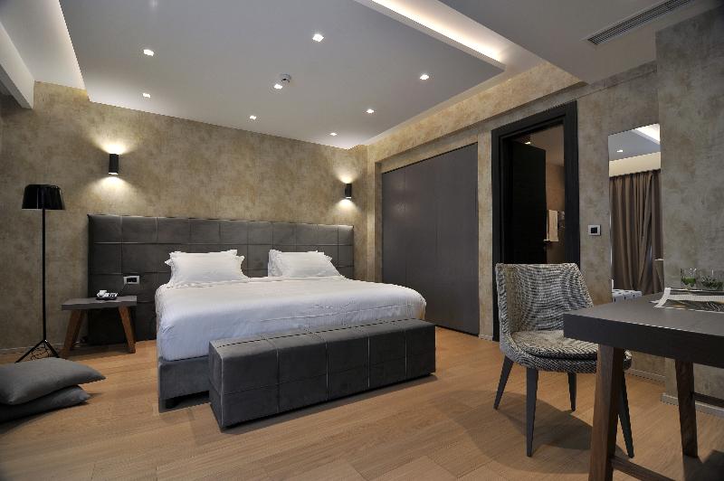 Athenaeum Grand Hotel - Oda