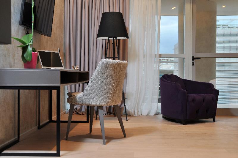 Athenaeum Grand Hotel - Oda