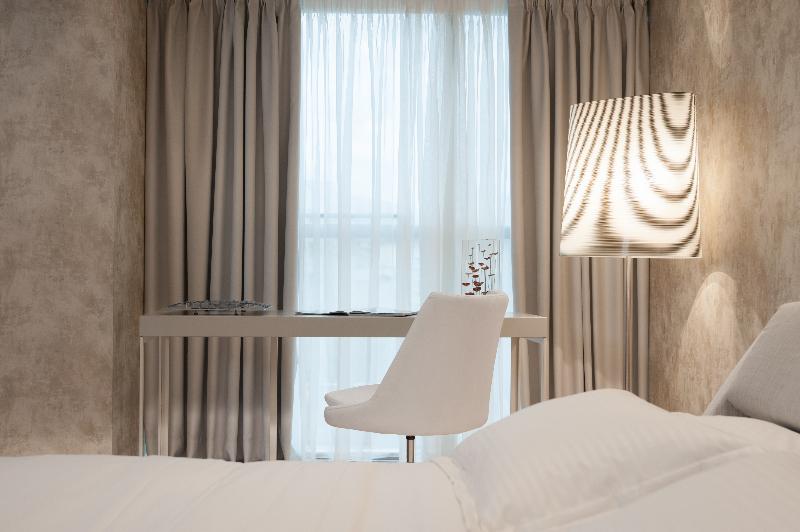 Athenaeum Grand Hotel - Oda