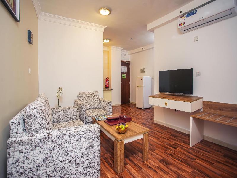 La Villa Suites Hotel - Oda