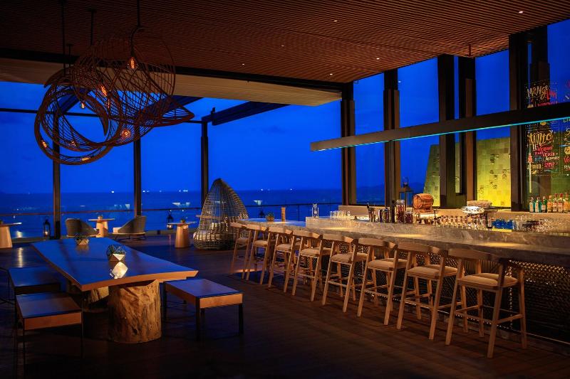 Renaissance Pattaya Resort & Spa - Bar