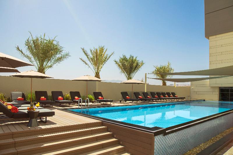 Novotel Muscat Airport - Havuz