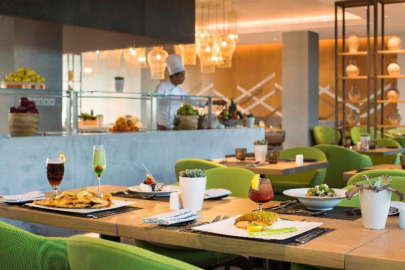 Novotel Muscat Airport - Restoran