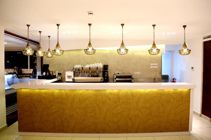 A44 - Restoran