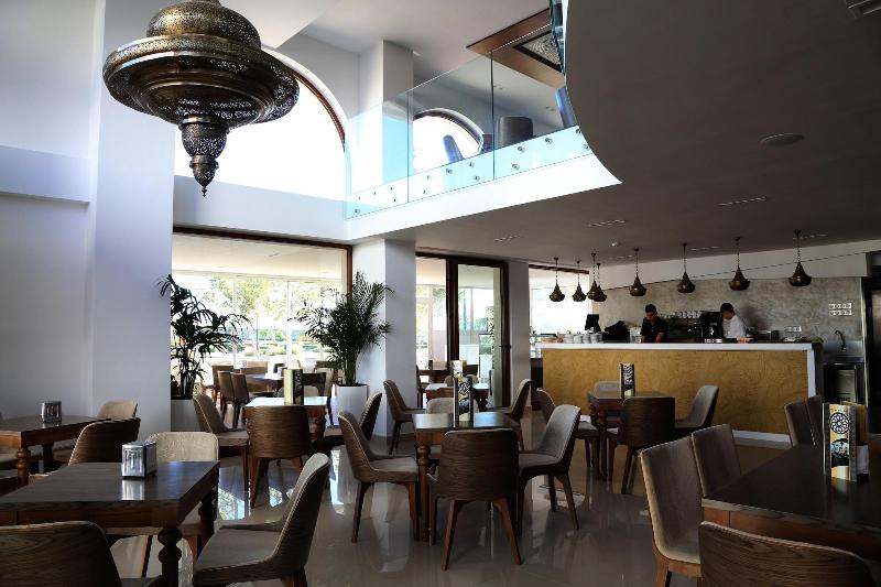 A44 - Restoran