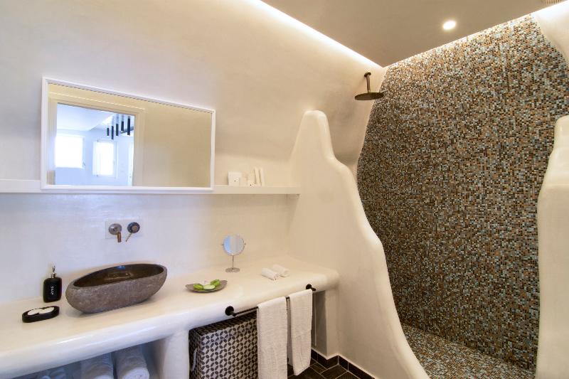 Secret Legend Suites - Oda