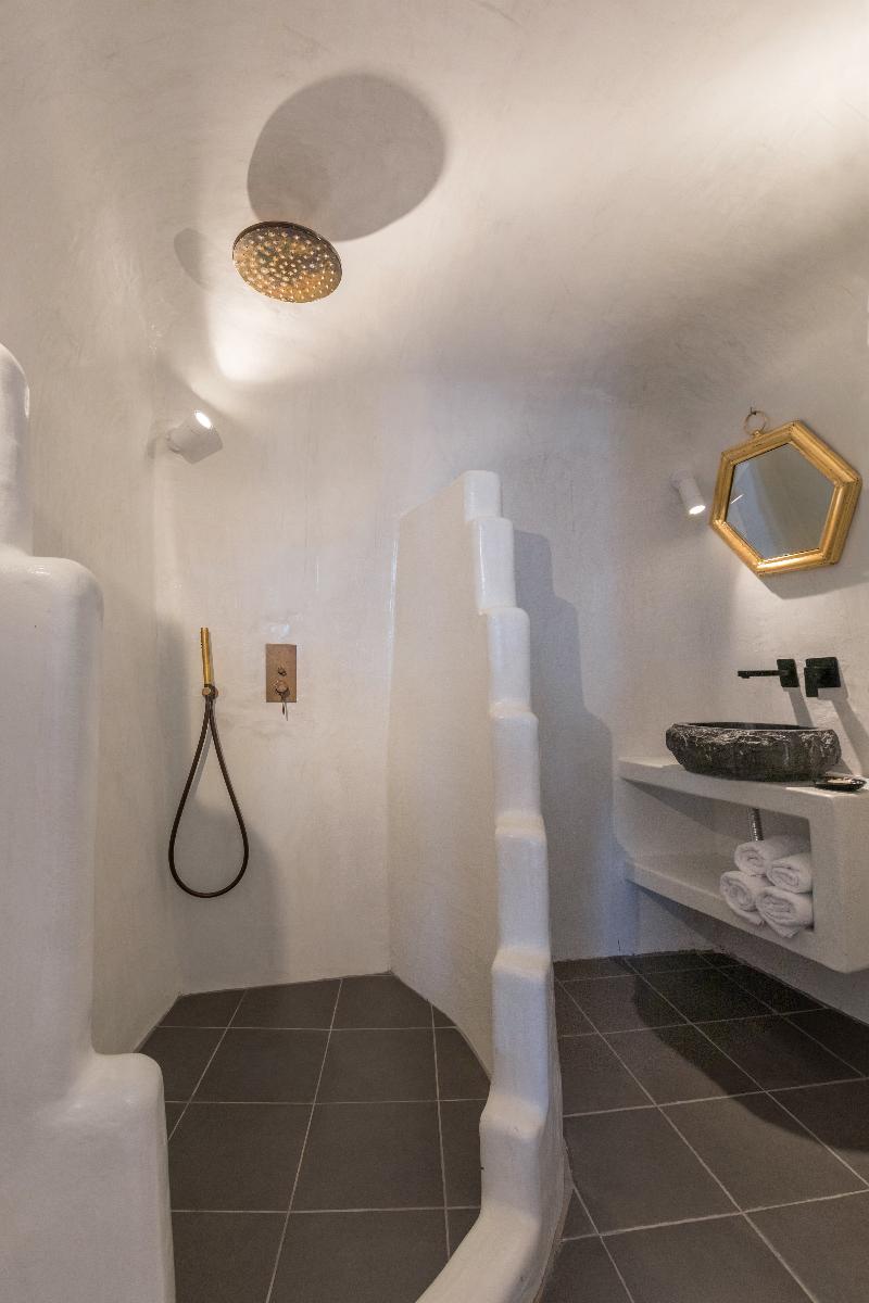 Secret Legend Suites - Oda