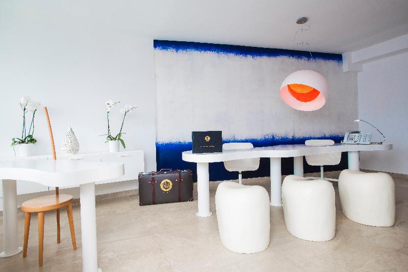 Santorini Secret Premium - Lobi