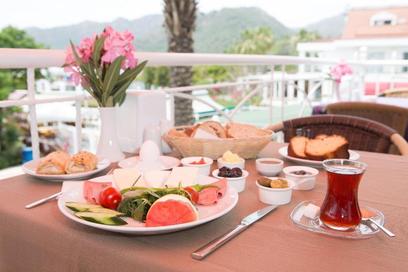 Dedeminn Marina Hotel - Restoran