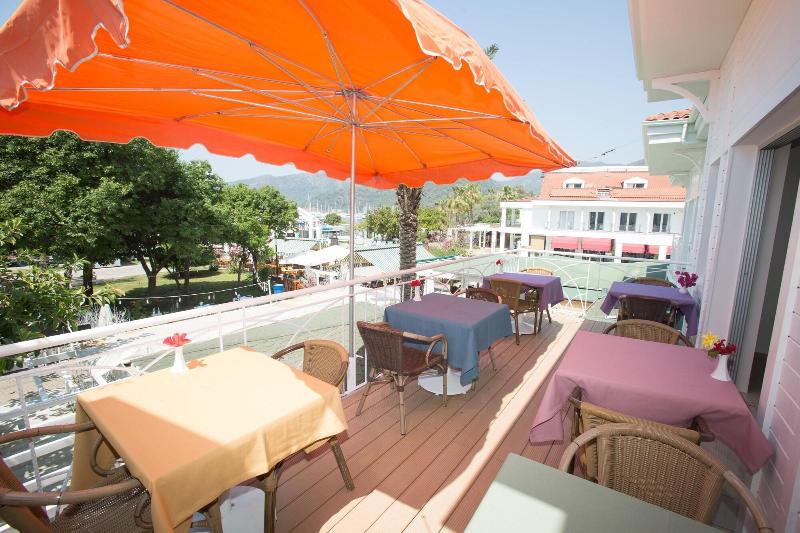 Dedeminn Marina Hotel - Teras