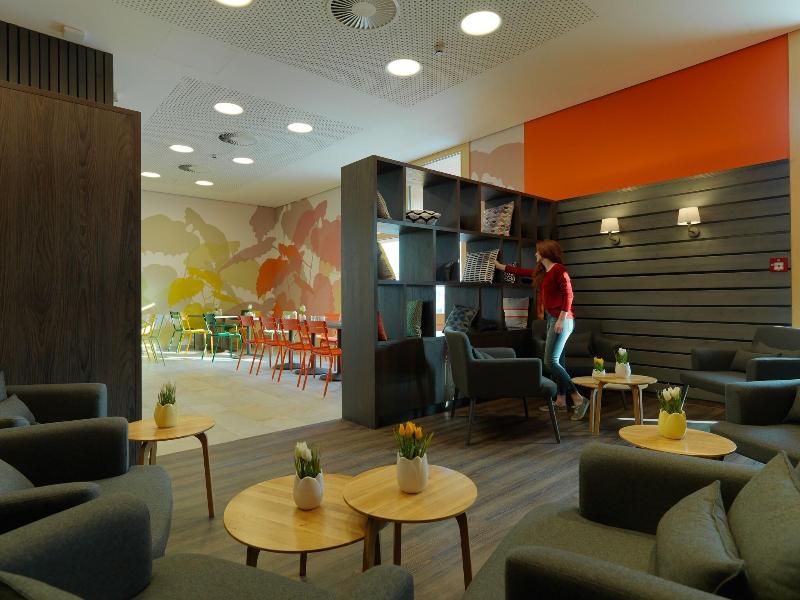HWest Hotel Hall - Lobi