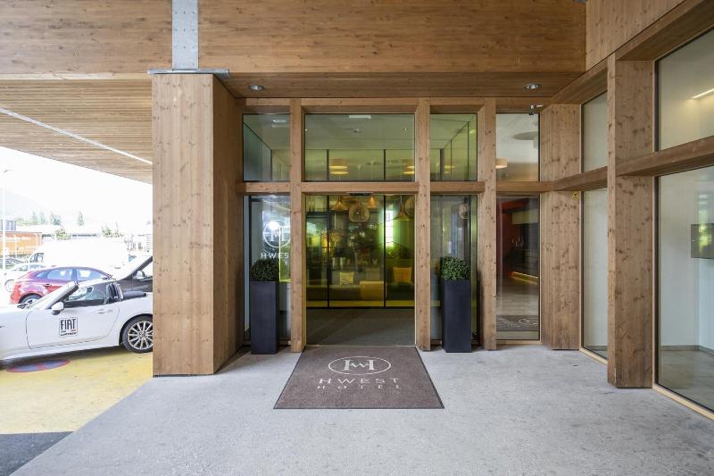 HWest Hotel Hall - Teras