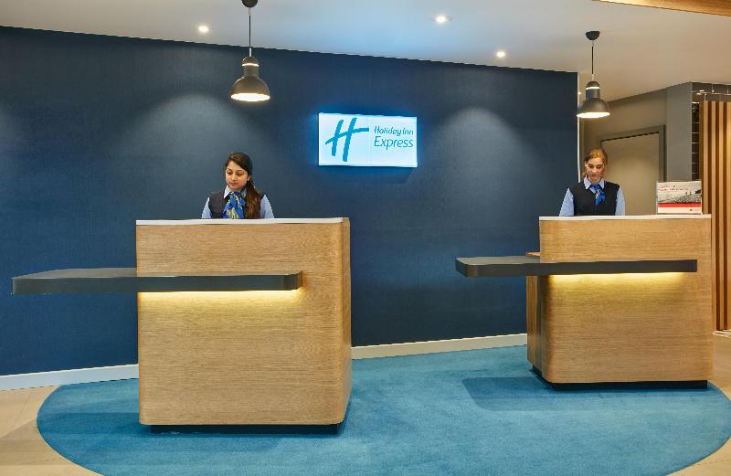 Holiday Inn Express London Ealing - Lobi