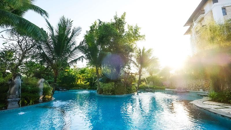 Royal Tulip Springhill Resort Jimbaran - Havuz