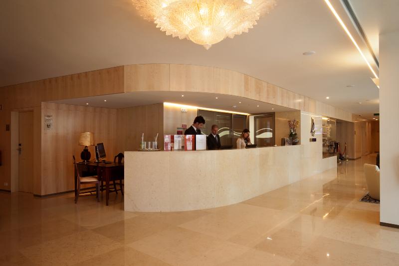 Sea Porto Hotel - Lobi
