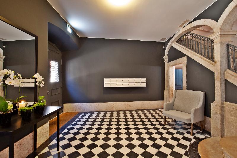 Lisbon Five Stars Apartments Combro 7 - Lobi