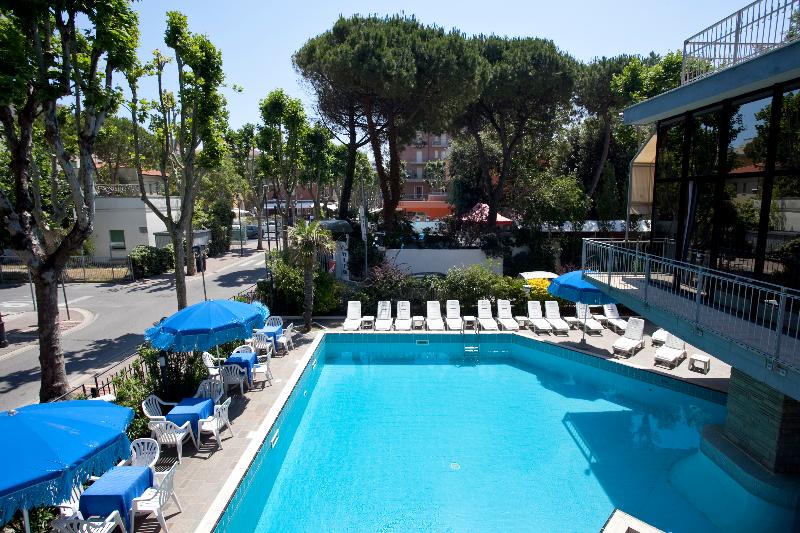 Hotel Metropolitan - Havuz