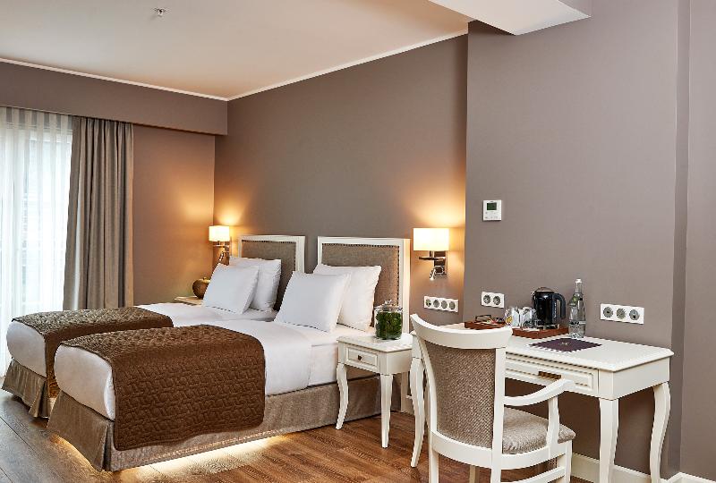 Renata Suites Boutique Hotel - Oda