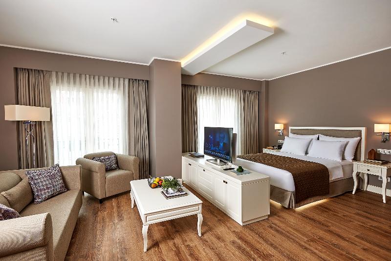 Renata Suites Boutique Hotel - Oda