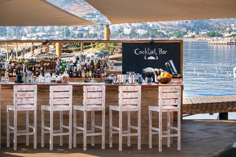 Cape Bodrum Luxury Hotel & Beach - Bar