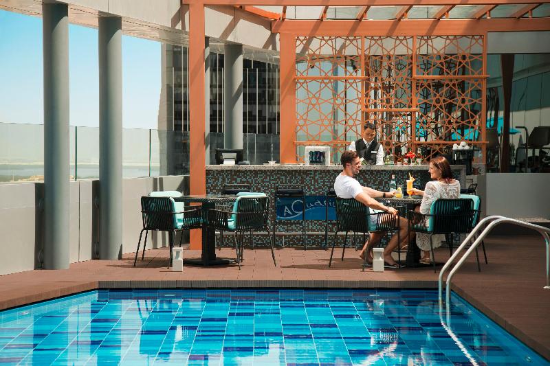 Pearl Rotana Capital Centre - Havuz