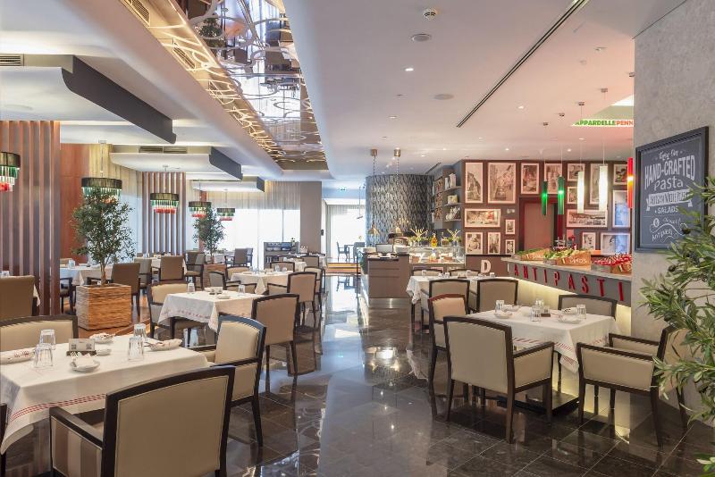 Pearl Rotana Capital Centre - Restoran