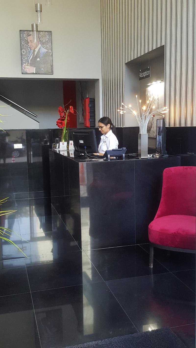 Rent-Inn Suites Hôtel - Lobi