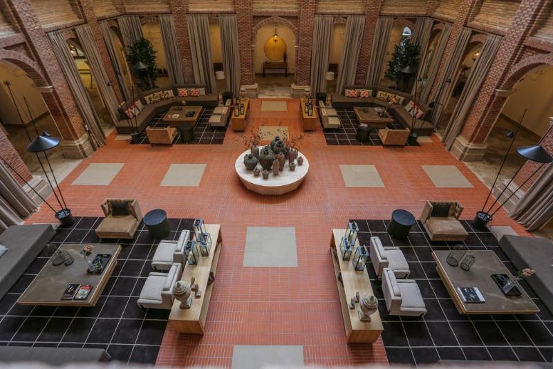 Parador de Lleida - Lobi